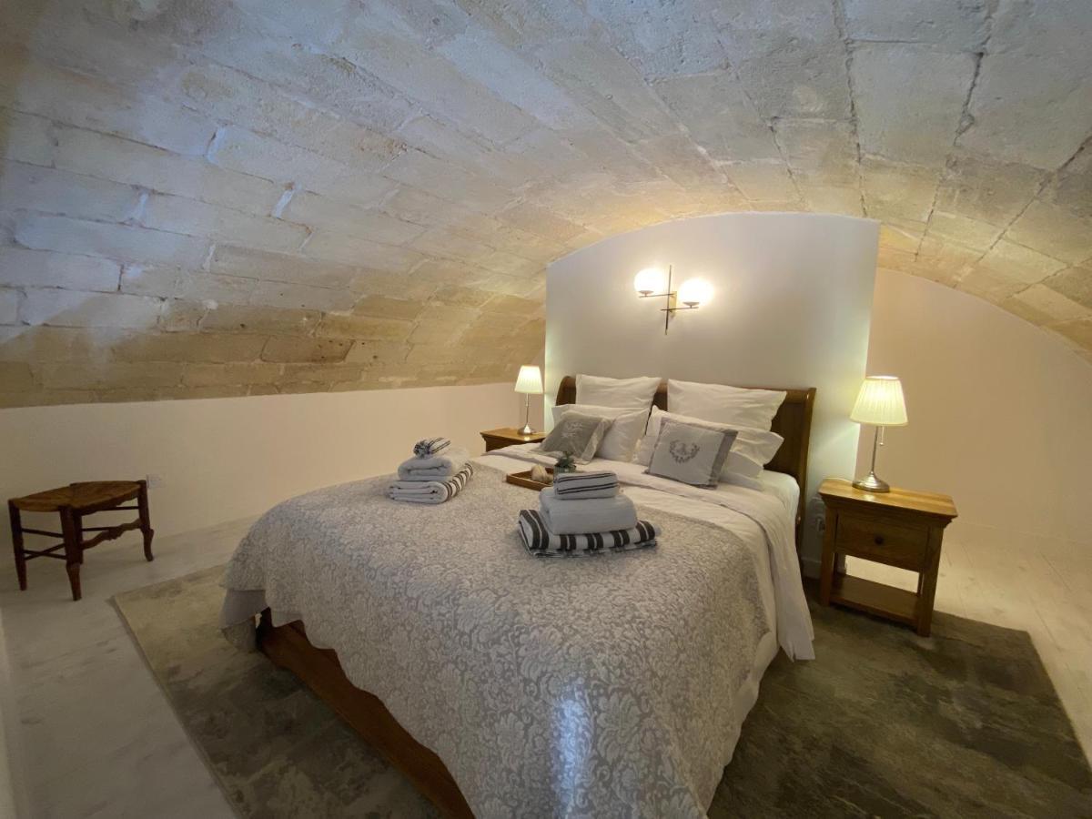 Appartement avec Piscine privée dans Résidence pour 6 personnes Uzès Exterior foto