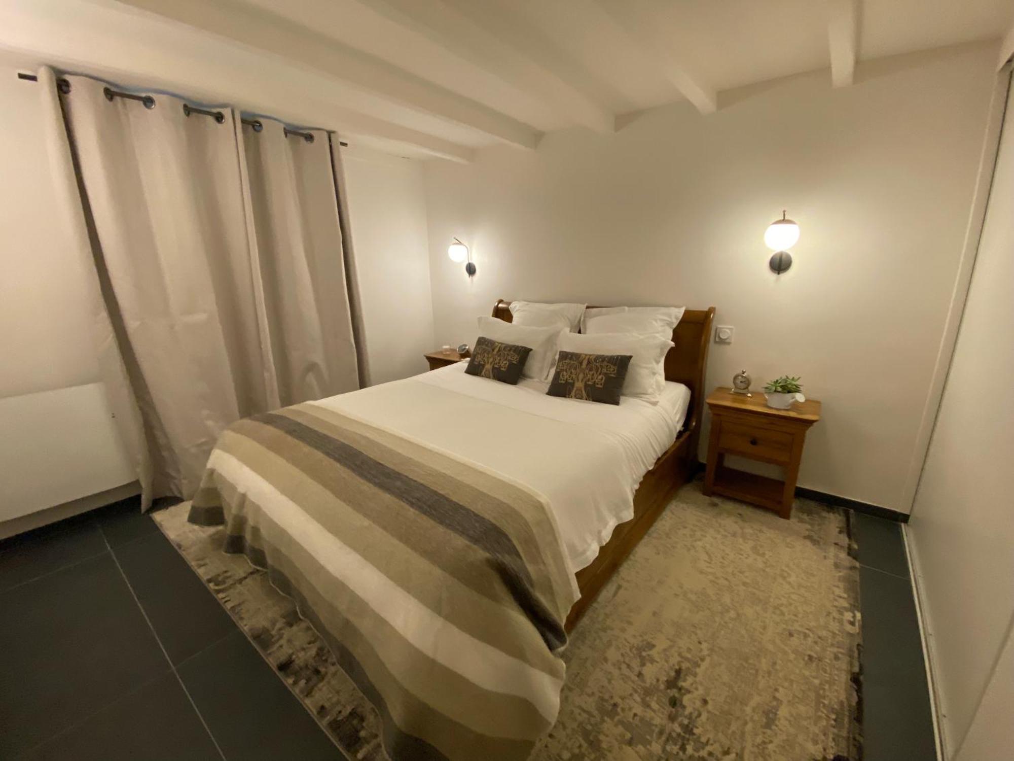 Appartement avec Piscine privée dans Résidence pour 6 personnes Uzès Exterior foto