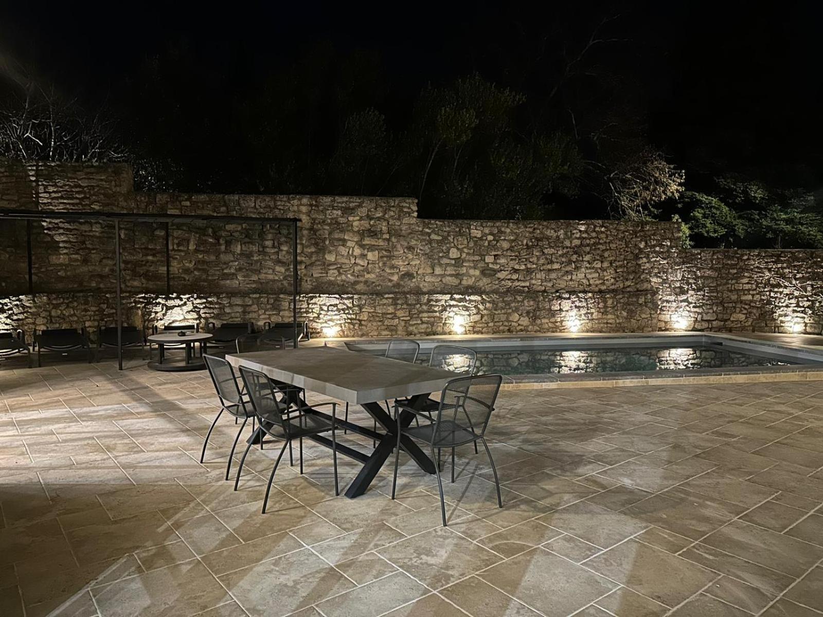 Appartement avec Piscine privée dans Résidence pour 6 personnes Uzès Exterior foto