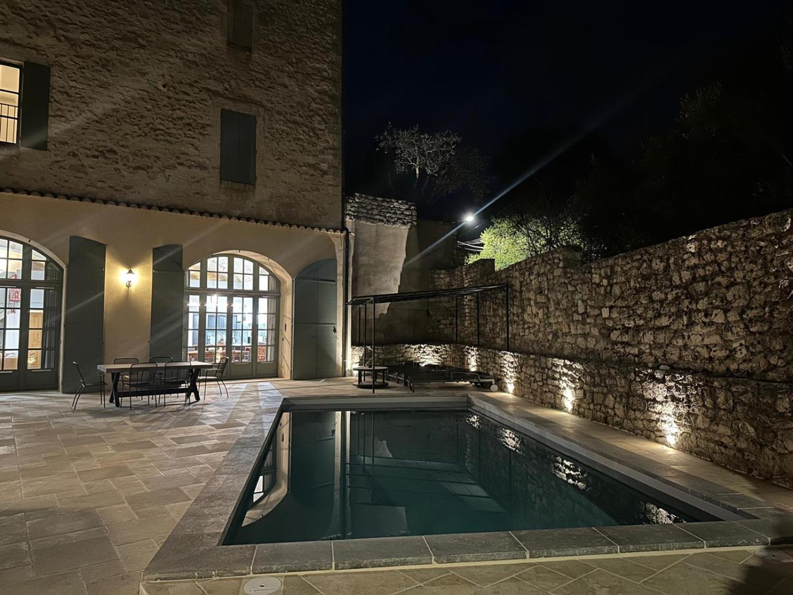 Appartement avec Piscine privée dans Résidence pour 6 personnes Uzès Exterior foto